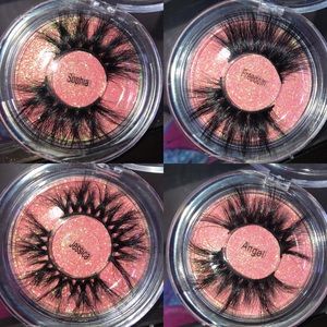 Lashes. ( BlinkinBoujieeMinks ) 💕